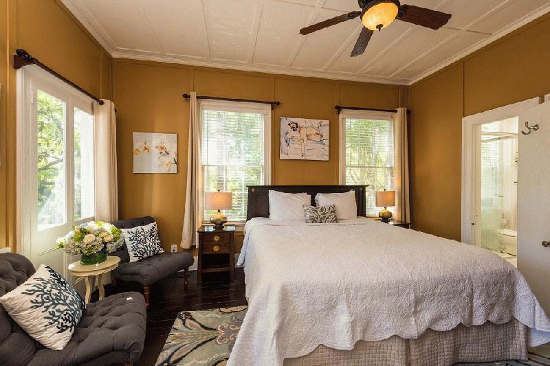OLD TOWN manor - Image 2