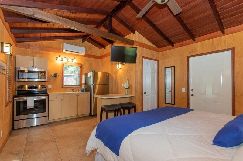Sunset COVE beach resort - Image 3