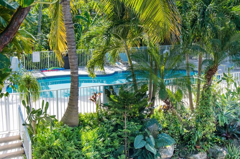 BAY harbor & coconut BAY resort - Image 4