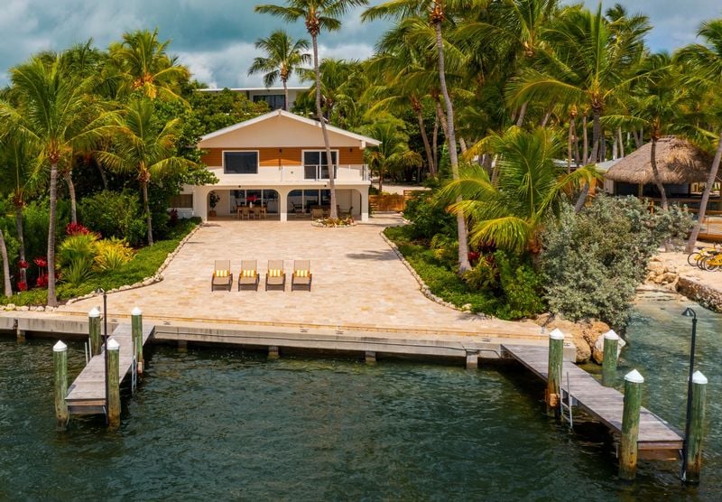 LA siesta resort & villas - Image 1