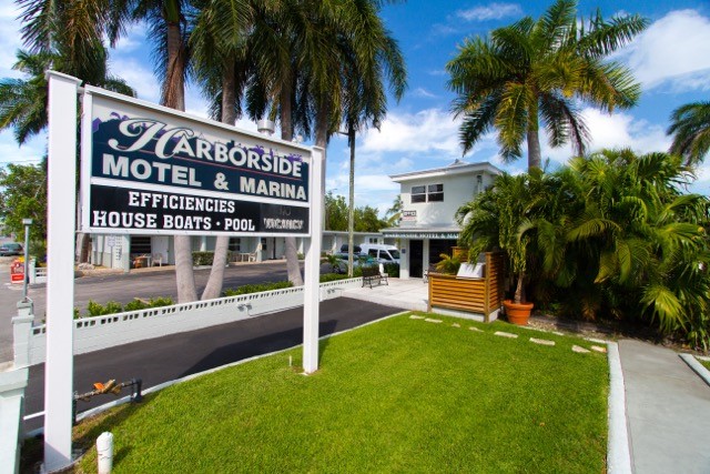 Harborside motel & marina - Image 1