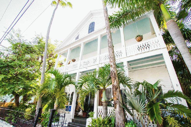 OLD TOWN manor - Image 1